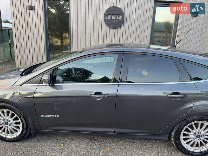 Хэтчбек Ford Focus 2016 в Тернополе