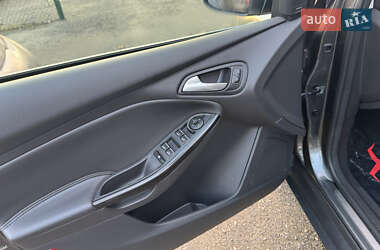 Хэтчбек Ford Focus 2016 в 