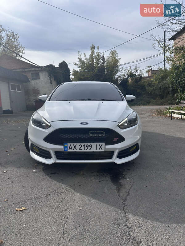 Хэтчбек Ford Focus 2016 в Харькове