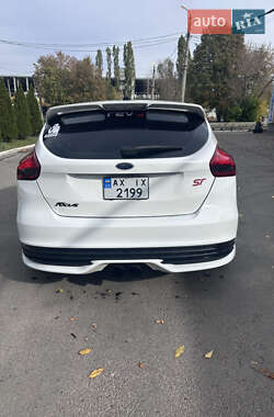 Хетчбек Ford Focus 2016 в 