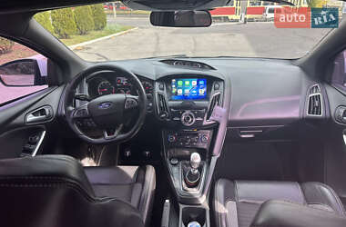 Хетчбек Ford Focus 2016 в 