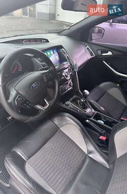 Хетчбек Ford Focus 2016 в 