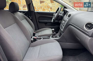 Хэтчбек Ford Focus 2006 в 