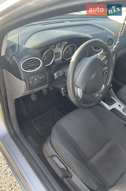 Седан Ford Focus 2010 в 