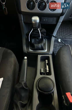 Хэтчбек Ford Focus 2011 в 