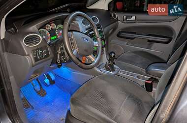 Хэтчбек Ford Focus 2006 в 