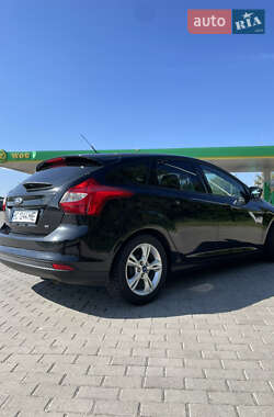 Хэтчбек Ford Focus 2013 в 