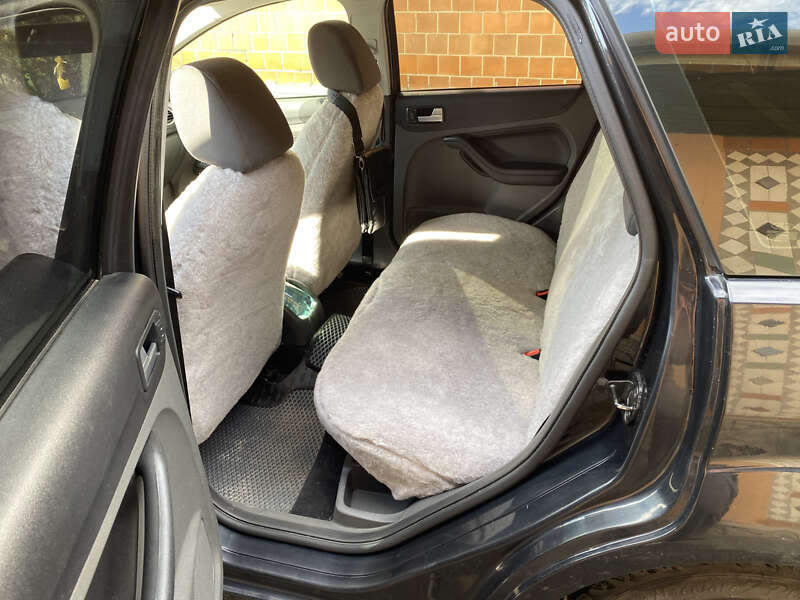Универсал Ford Focus 2007 в Полонном