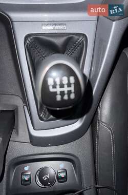 Хэтчбек Ford Focus 2011 в 