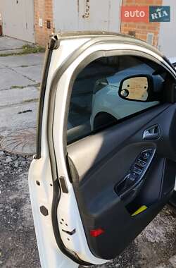 Седан Ford Focus 2012 в 