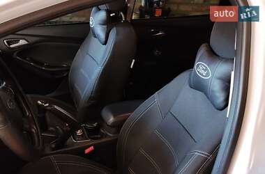 Седан Ford Focus 2012 в 