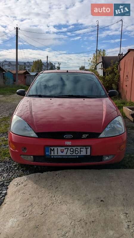 Хэтчбек Ford Focus 2003 в 