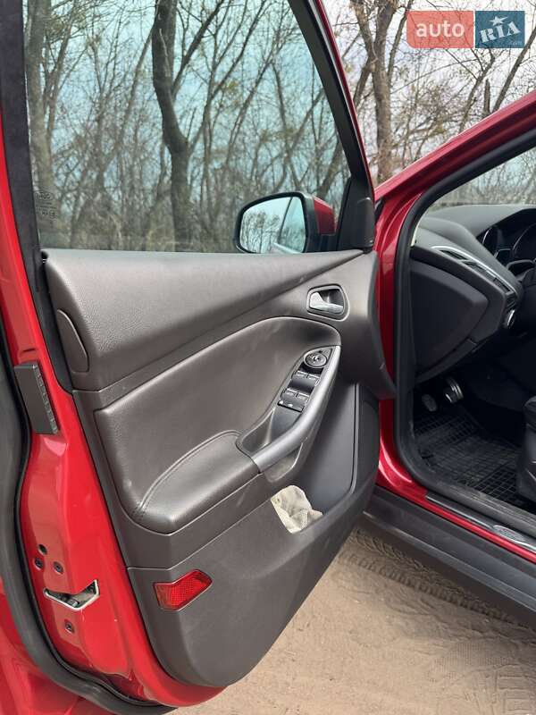 Хэтчбек Ford Focus 2011 в Чубинском фото 29 Хэтчбек Ford Focus 2011 в Чубинском