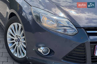 Хэтчбек Ford Focus 2012 в 