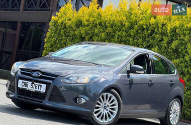 Хэтчбек Ford Focus 2012 в 