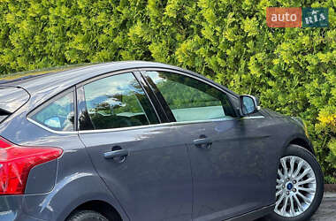 Хэтчбек Ford Focus 2012 в 