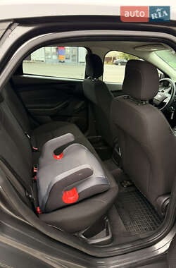 Седан Ford Focus 2015 в 