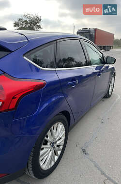 Хэтчбек Ford Focus 2015 в 