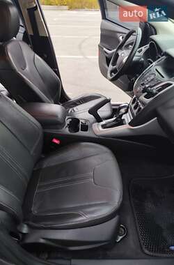 Хетчбек Ford Focus 2013 в 