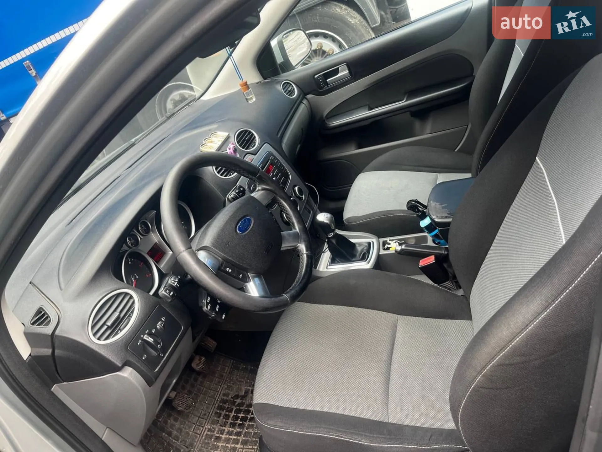 2010 Ford Focus - мініатюра 16