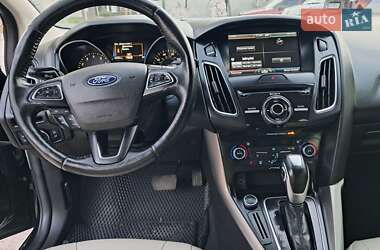 Хэтчбек Ford Focus 2015 в 