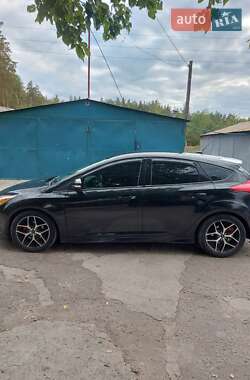 Хэтчбек Ford Focus 2015 в 