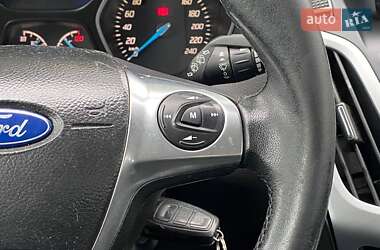 Хэтчбек Ford Focus 2013 в 