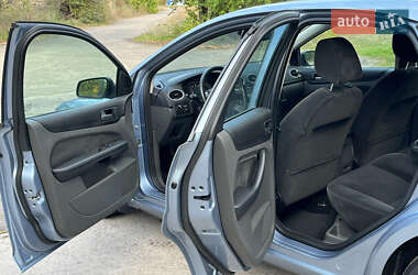 Хэтчбек Ford Focus 2007 в 