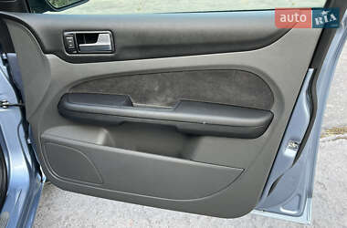 Хэтчбек Ford Focus 2007 в 