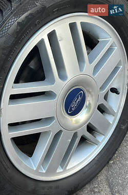 Хэтчбек Ford Focus 2007 в 