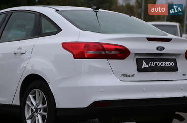 Седан Ford Focus 2016 в 
