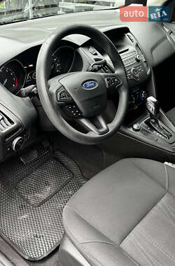 Седан Ford Focus 2016 в 