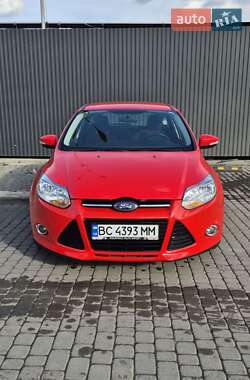 Хэтчбек Ford Focus 2012 в 