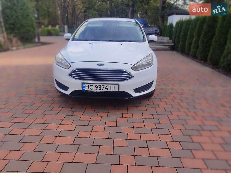 Хэтчбек Ford Focus 2015 в 