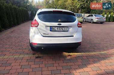 Хэтчбек Ford Focus 2015 в 