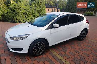 Хэтчбек Ford Focus 2015 в 