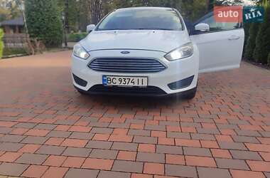 Хэтчбек Ford Focus 2015 в 