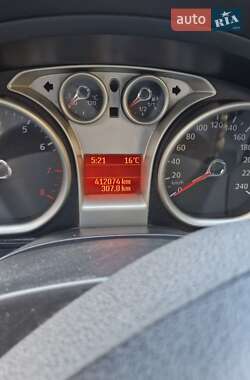 Хэтчбек Ford Focus 2011 в 