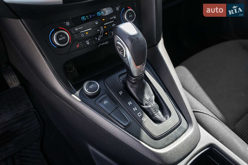 Хэтчбек Ford Focus 2015 в Львове