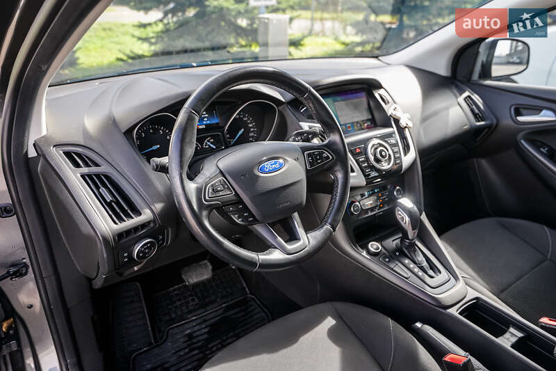 Хэтчбек Ford Focus 2015 в Львове