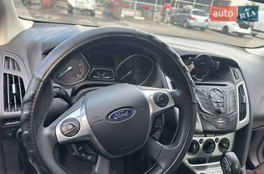 Хетчбек Ford Focus 2012 в 