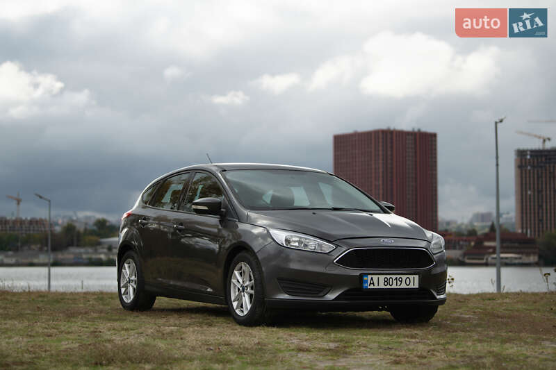 Хэтчбек Ford Focus 2016 в 
