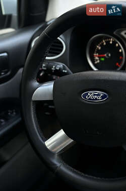 Седан Ford Focus 2009 в 