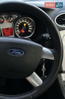 Седан Ford Focus 2009 в 