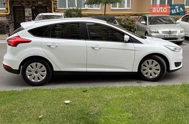 Хэтчбек Ford Focus 2015 в 