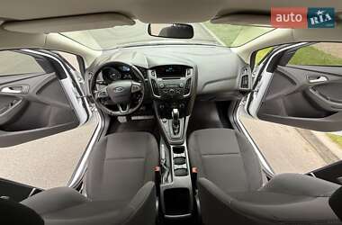 Хэтчбек Ford Focus 2015 в 