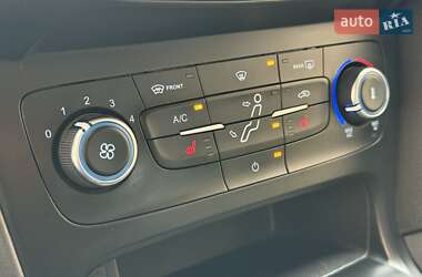 Хэтчбек Ford Focus 2015 в 