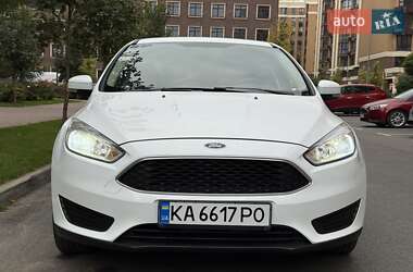Хэтчбек Ford Focus 2015 в 