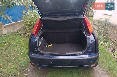 Хэтчбек Ford Focus 2002 в 
