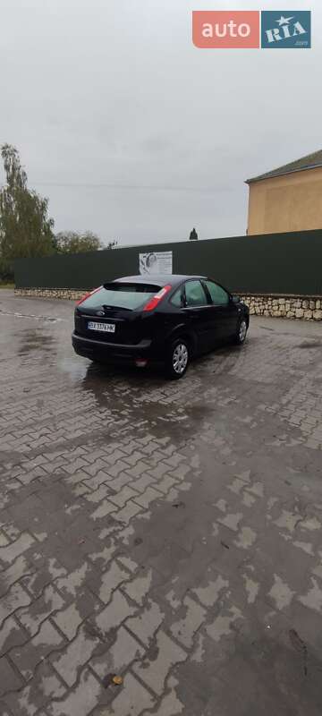 Хэтчбек Ford Focus 2006 в Волочиске